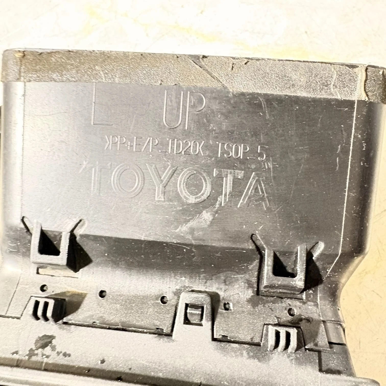 Toyota Avensis T25 2003-2008 LH Dash Heater A/C Air Vent Grille Passenger