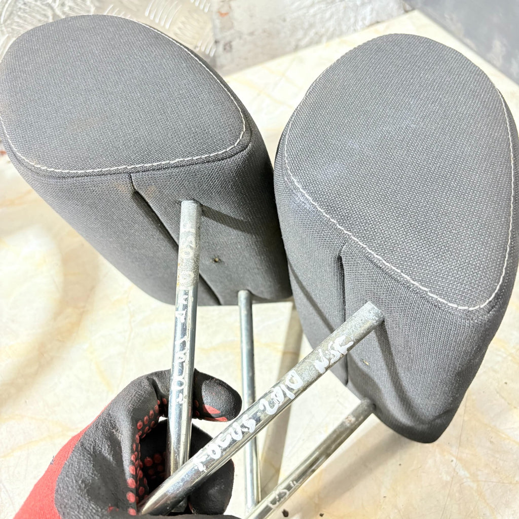 Ford Focus MK2 2005-2010 Front Seat Headrests Pair LH RH Grey Cloth