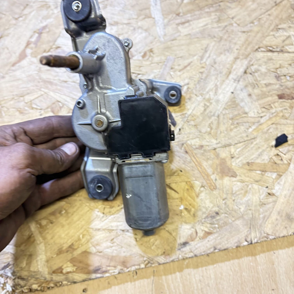 TOYOTA COROLLA 2006 E140 REAR WINDSCREEN WIPER MOTOR 85130-02020