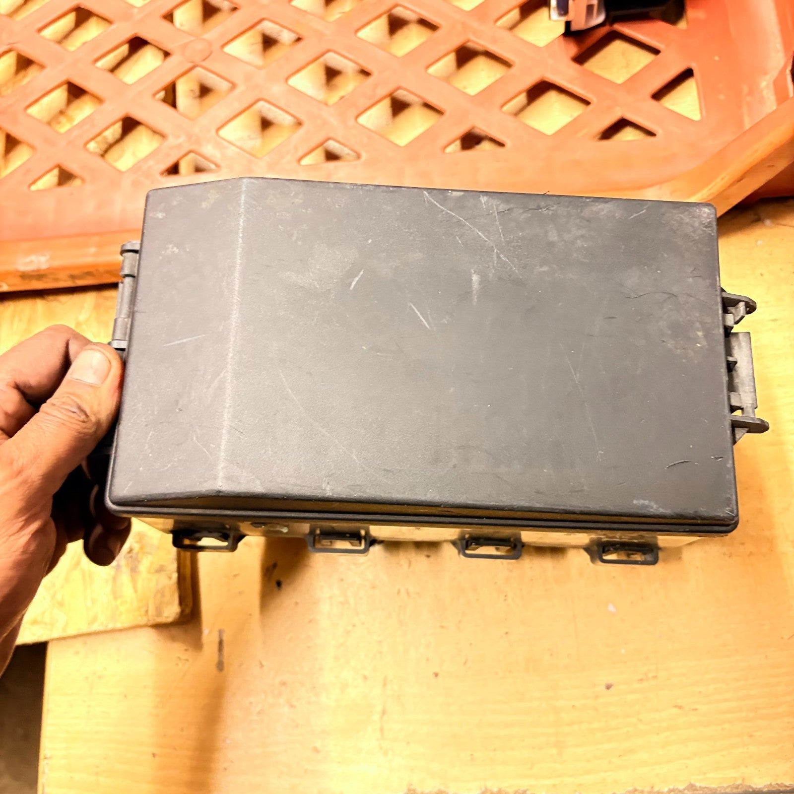 Ford Focus MK1 Engine Bay Fuse Box 1998-2004 518261201 98AG14A067CD
