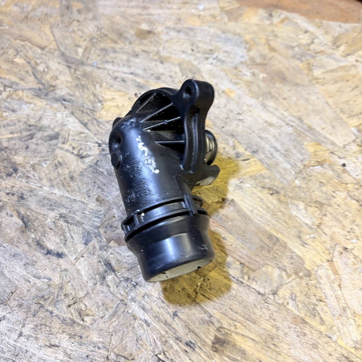 BMW E46 E81 E87 LCI E90 LCI N46 Thermostat And Housing 7500597 E001952