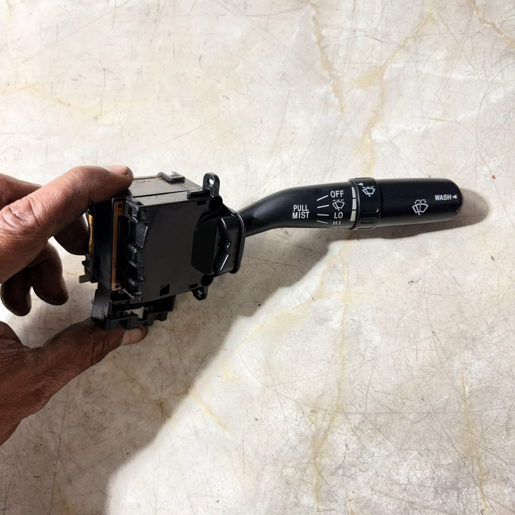 LEXUS Is 200 WIPER CONTROL STALK 17A164LH1 (2005)
