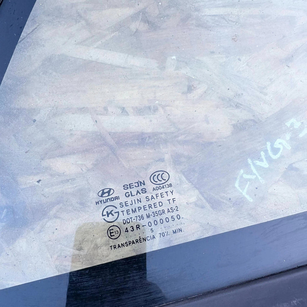 HYUNDAI SANTA FE QUARTER WINDOW GLASS REAR RIGHT SIDE MK2 2005 - 2012