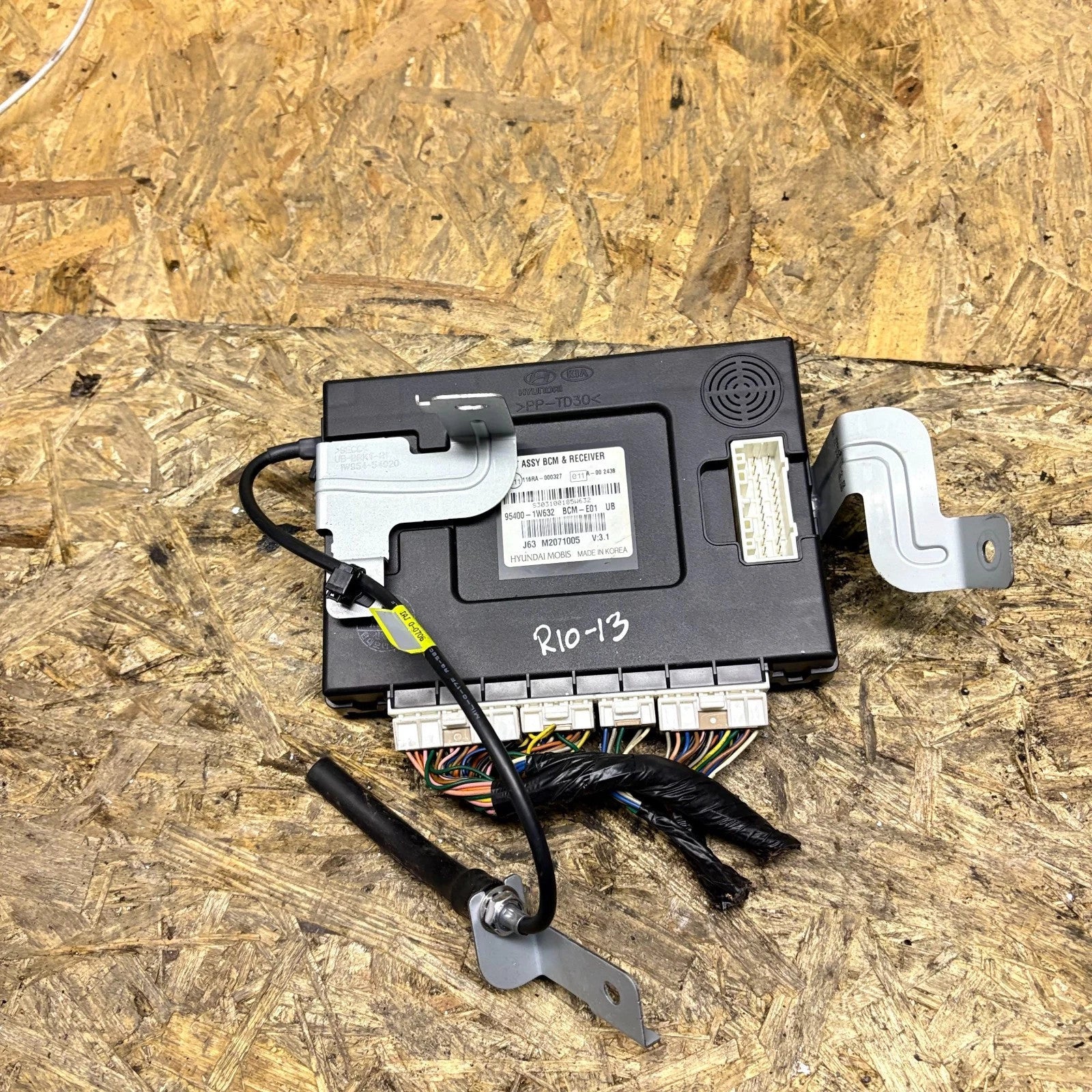 Kia Rio Mk3 UB 5dr Comfort/BCM Body Control Module 95400-1W632 2011-2017