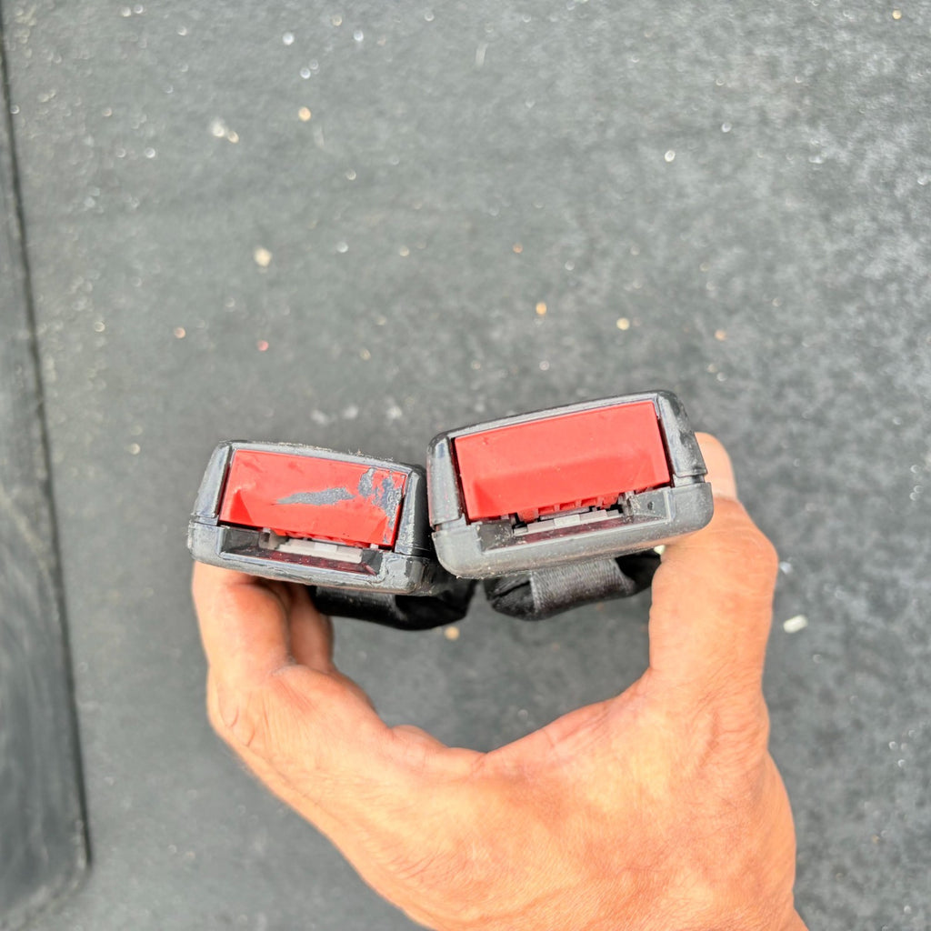 FORD FIESTA SEAT BELT STALK BUCKLE