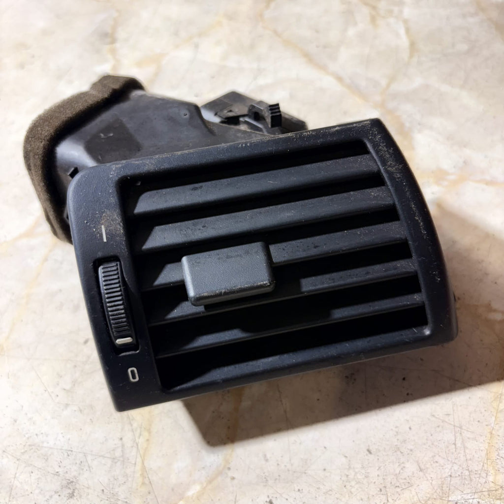 BMW 3 Series E46 320d 1998-2006 Driver Front Air Vent 64228361898