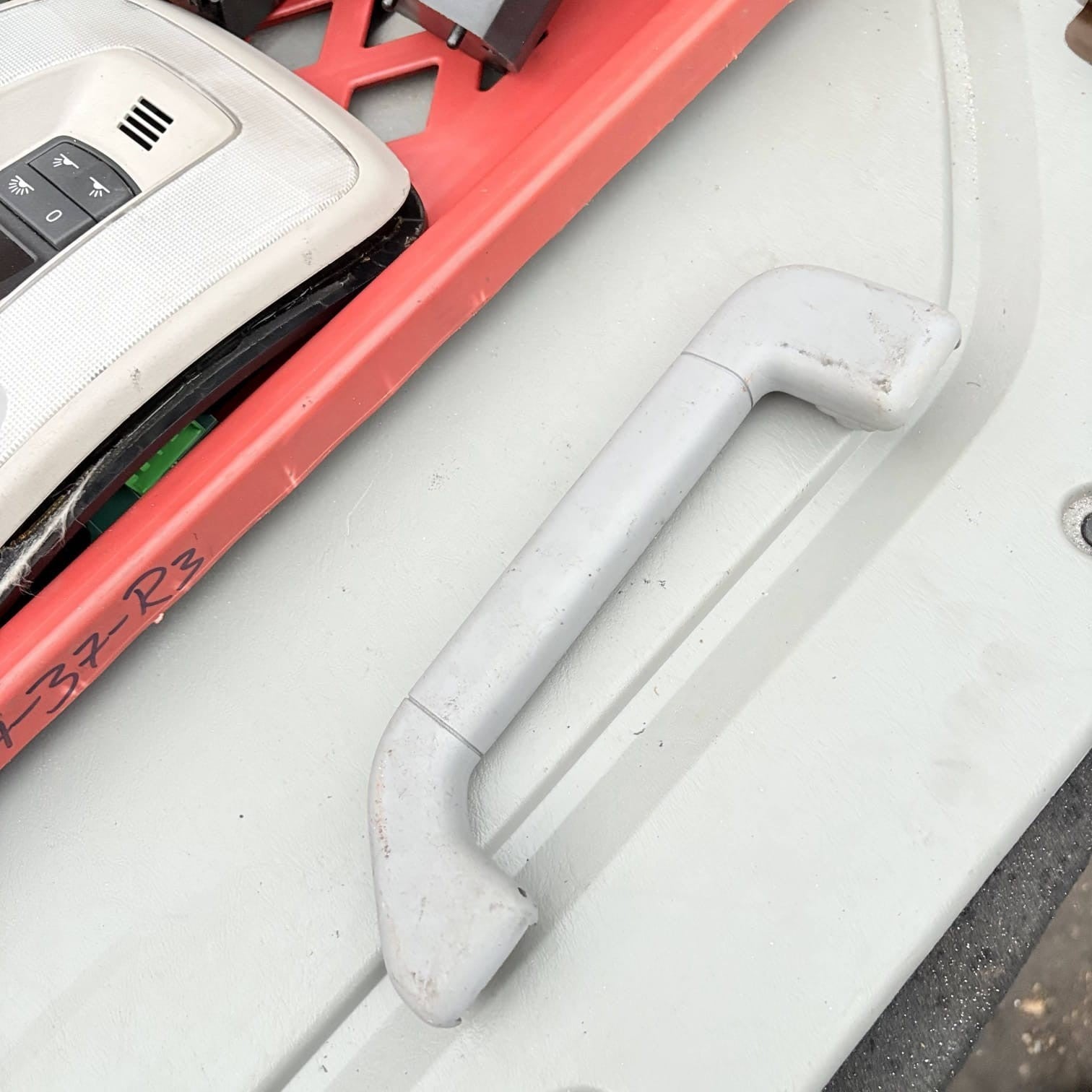 VW Touareg 7L 2003-2010 Front Right Interior Roof Grab Handle 7L0857608A