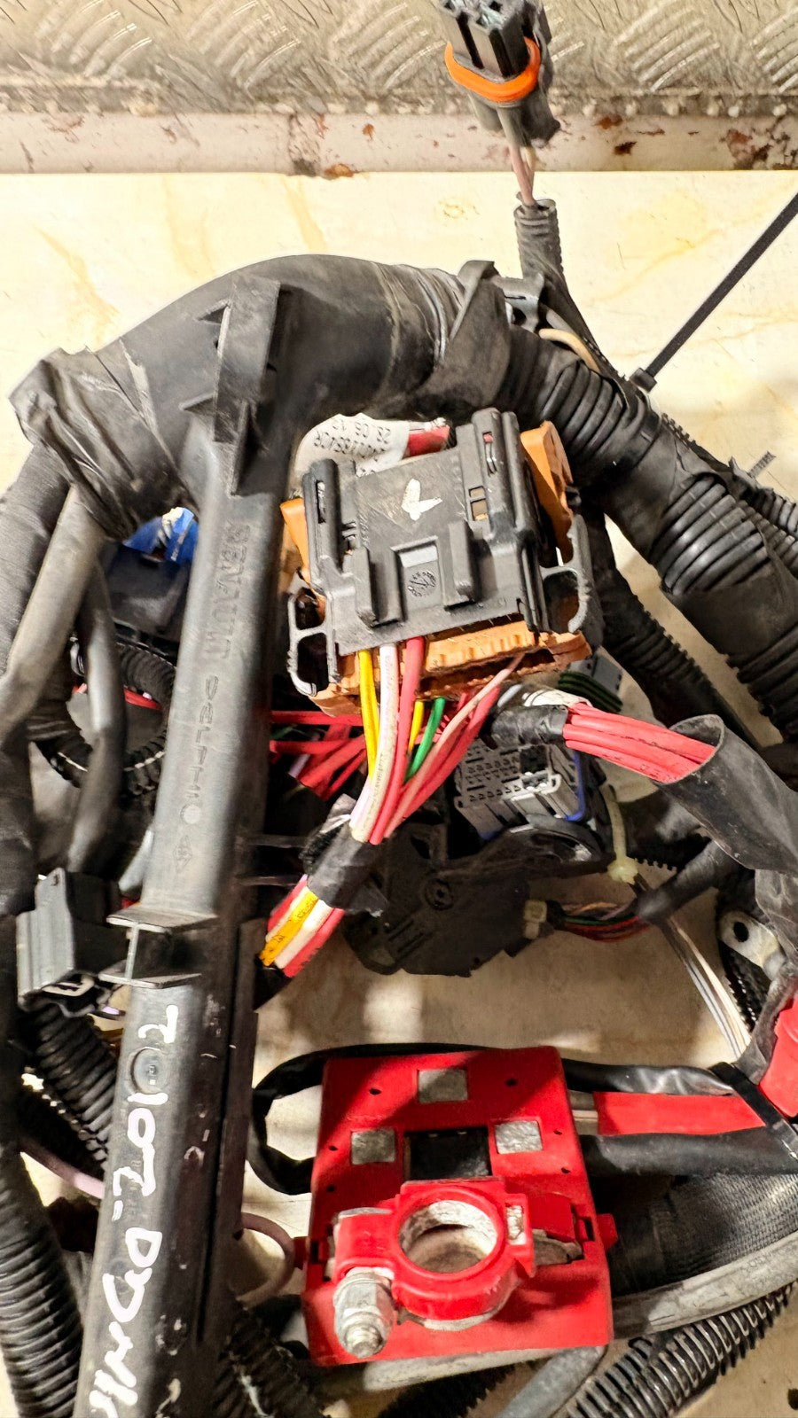RENAULT TWINGO MK2 ENGINE WIRING LOOM 240118540R 2012