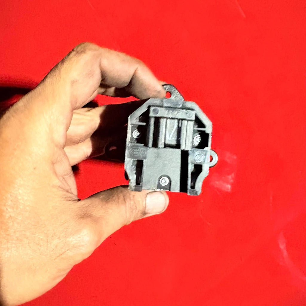 Land Rover Range Rover Traction Control Switch 30s10021994 2011-2017