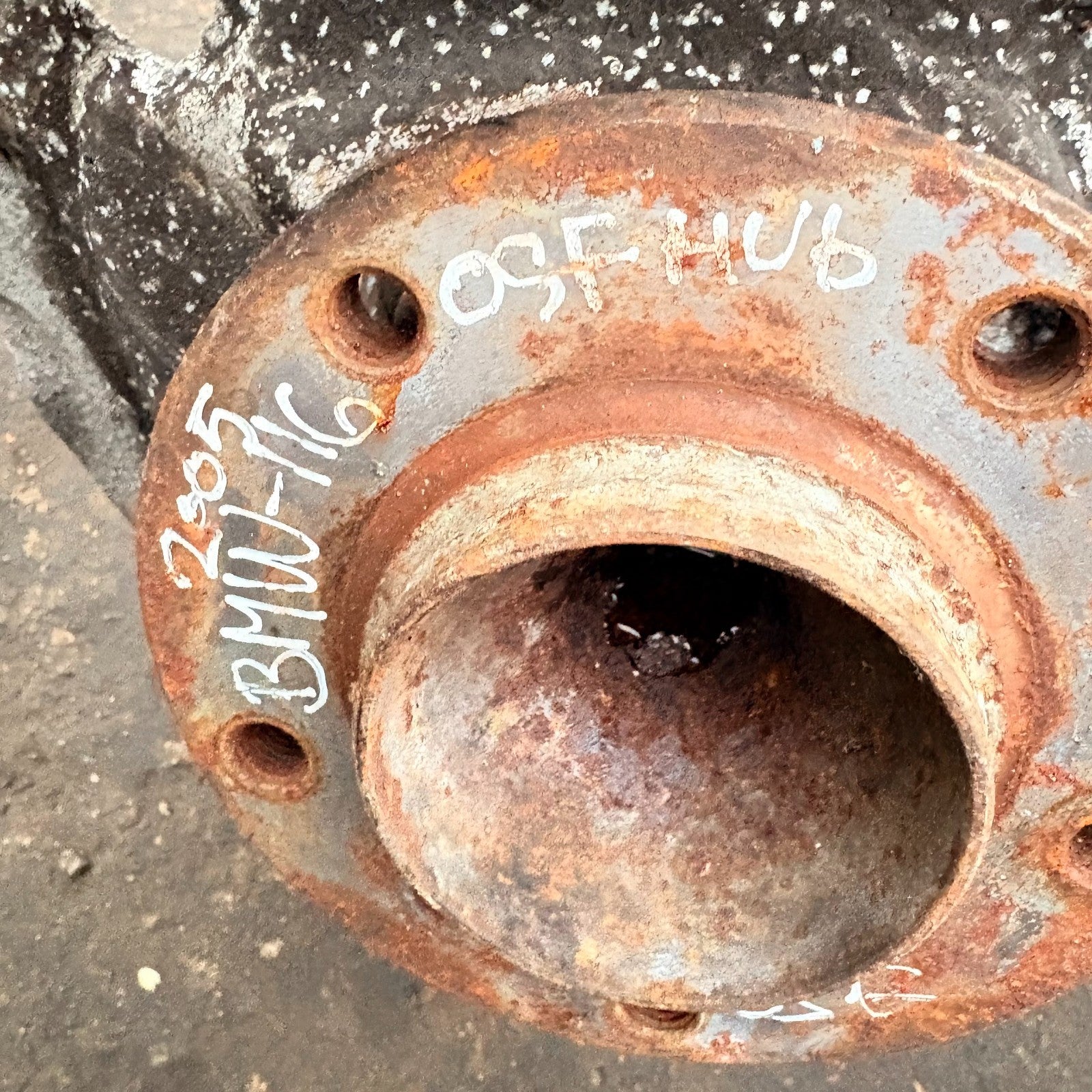 BMW 2005 DRIVER SIDE FRONT HUB WHEEL BEARING