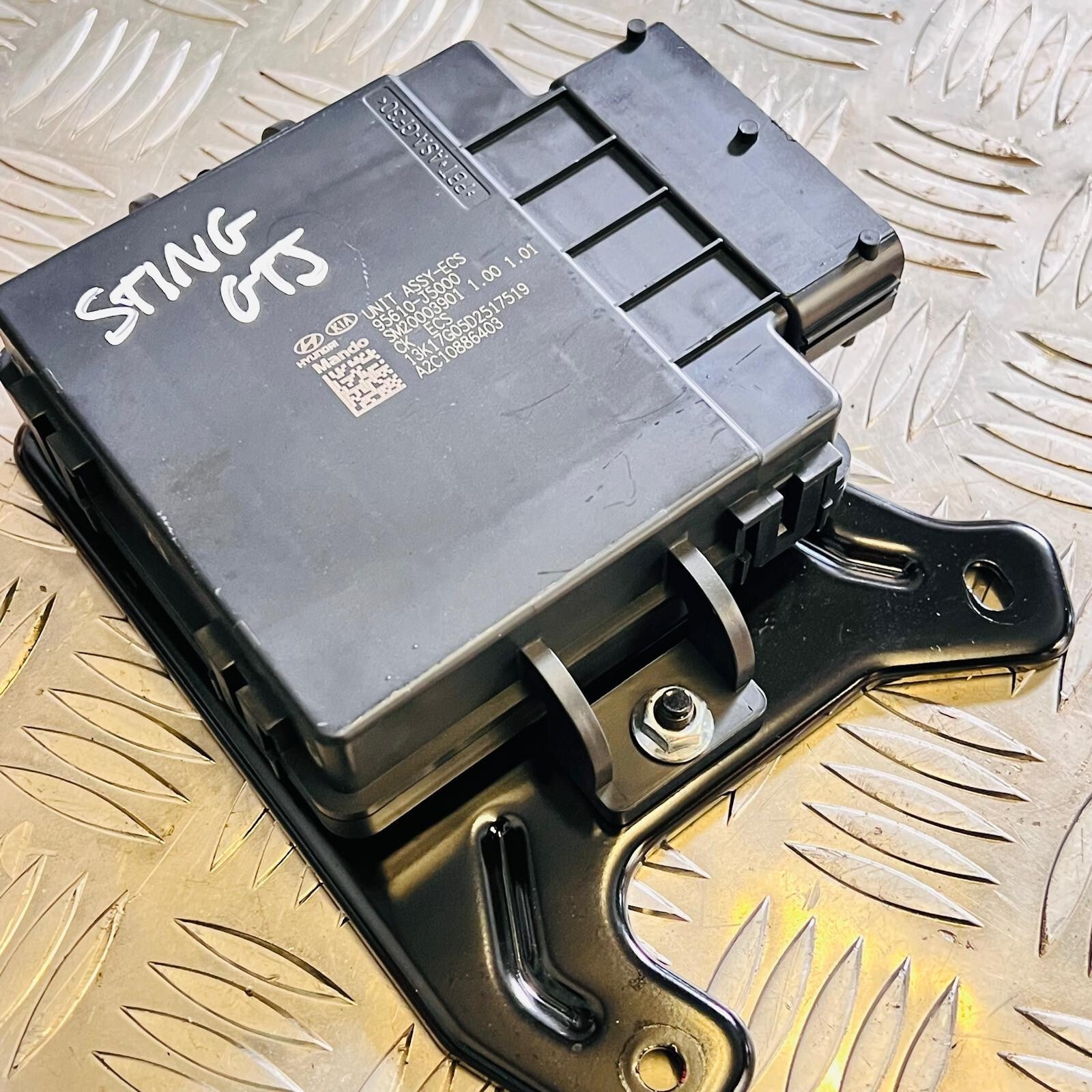 KIA STINGER GT S 3.3L SUSPENSION CONTROL MODULE UNIT 95610-J5000 2018-2023