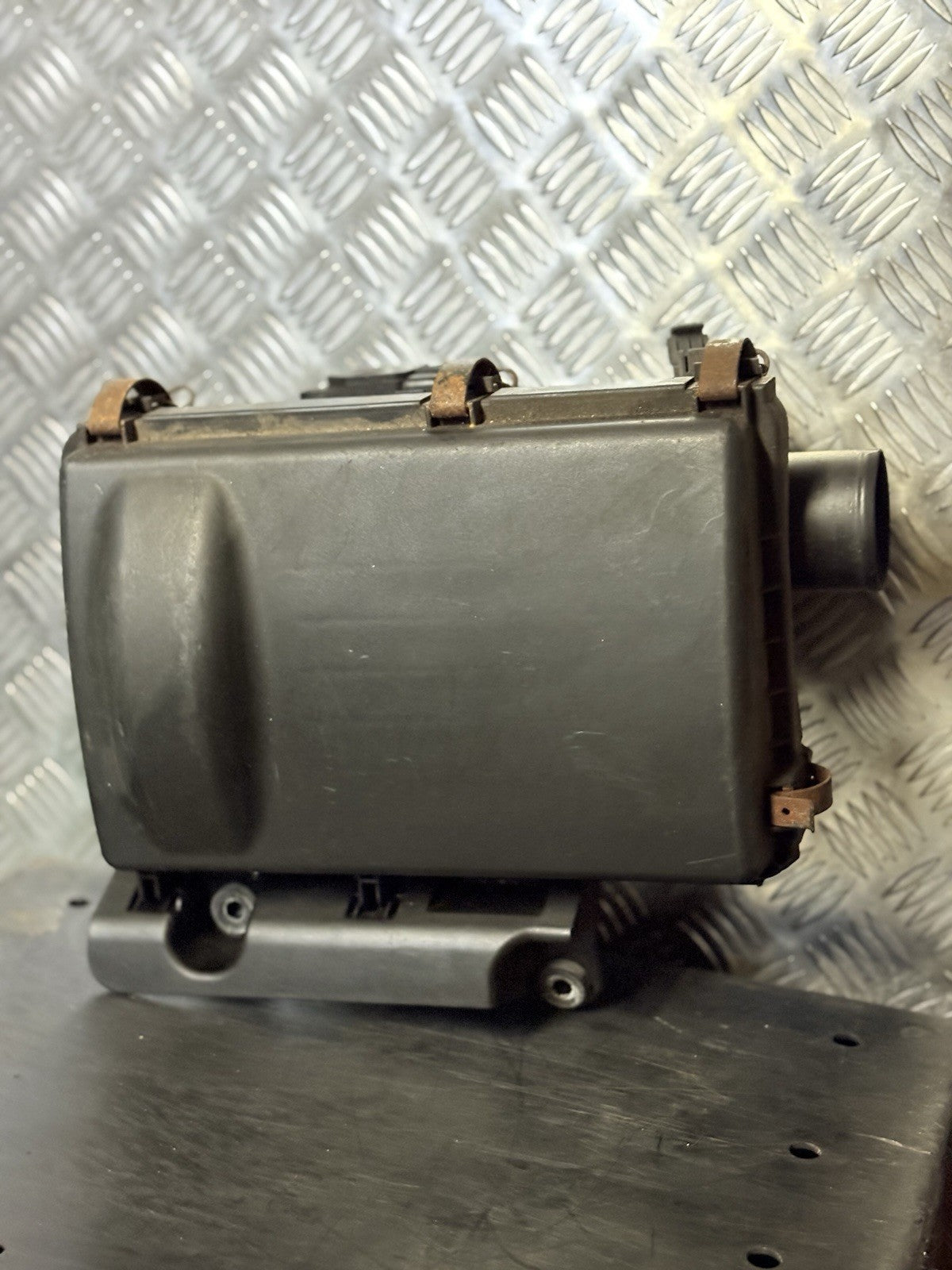 Toyota Prius Mk2 XW20/NHW20 2004-2009 1.5 Hybrid Air Filter Box+MAF 17700-21140