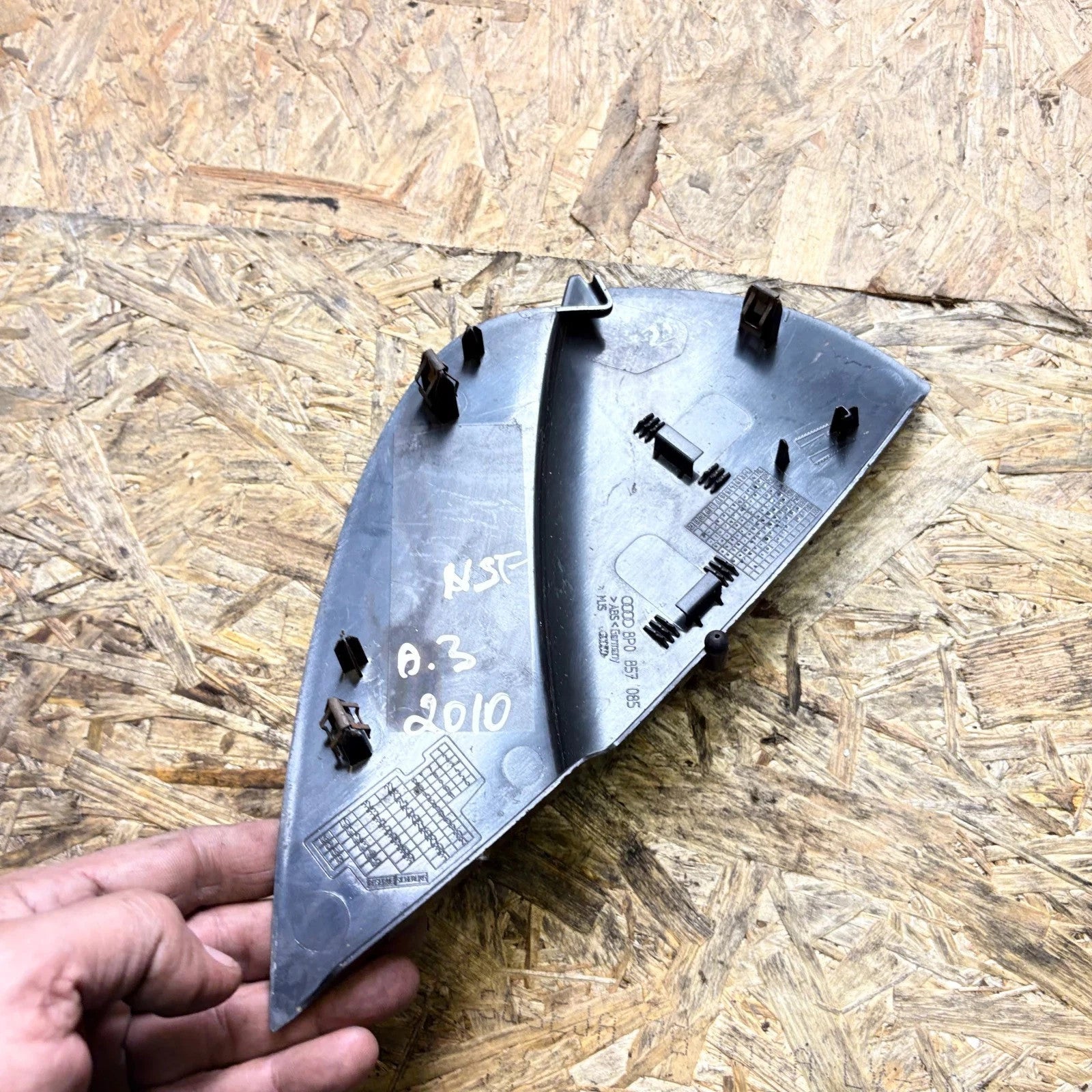 AUDI A3 2008-2013 FRONT PASSENGER LEFT SIDE DASHBOARD END TRIM 8P0 857 085