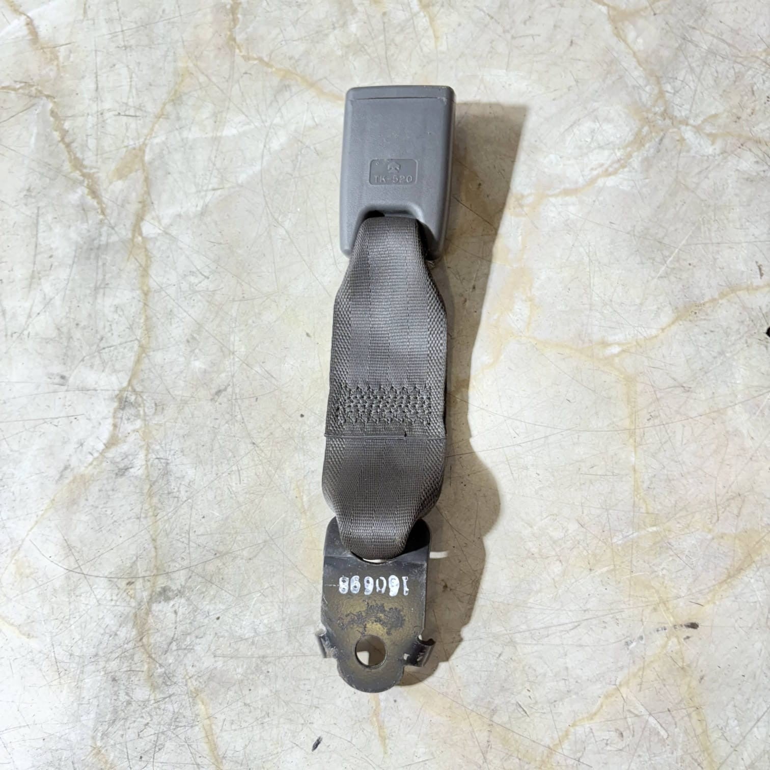 Kia Sorento XM Mk2 2010-2012 Rear Centre Seat Belt Buckle Receiver Stalk 5DR