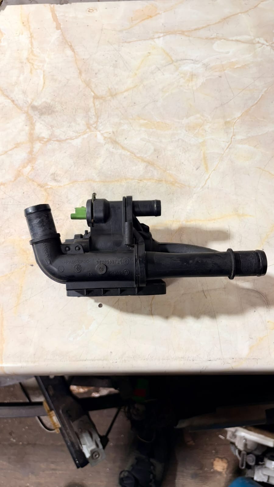 Ford Focus MK3 1.6 TDCI Thermostat Housing 9670253780 042652