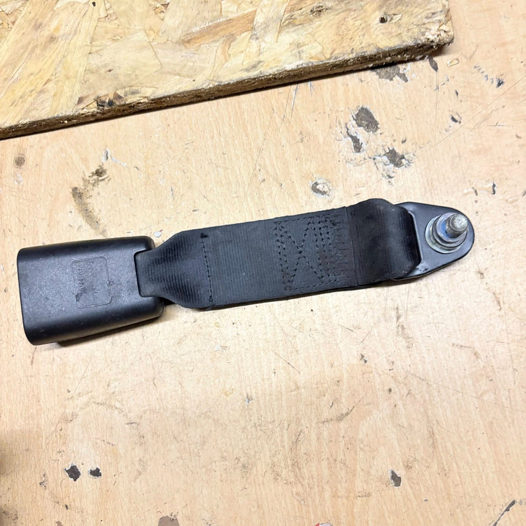 ALFA ROMEO GT 937 REAR RIGHT SEAT BELT BUCKLE HOLDER OSR 2003-2010 COUPE