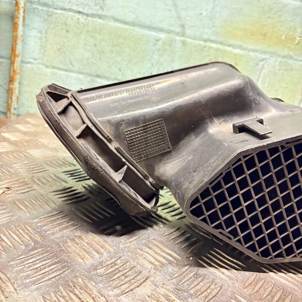 7L0819049A Cabin Pollen Filter Air Duct Porsche Cayenne 955 3.2 2003-07