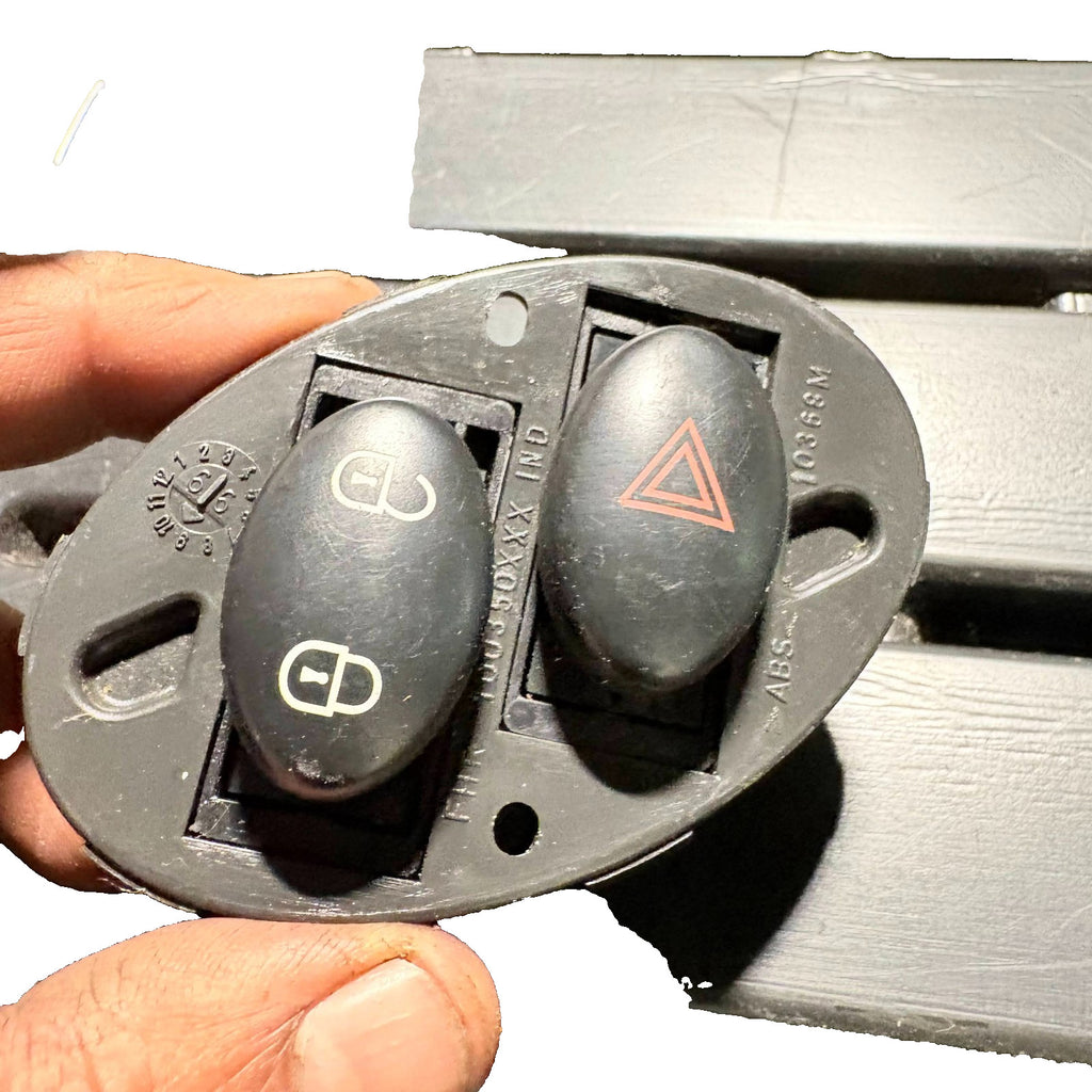 MG 2002-2005 REG HAZARD WARNING/CENTRAL LOCK UNLOCK SWITCH