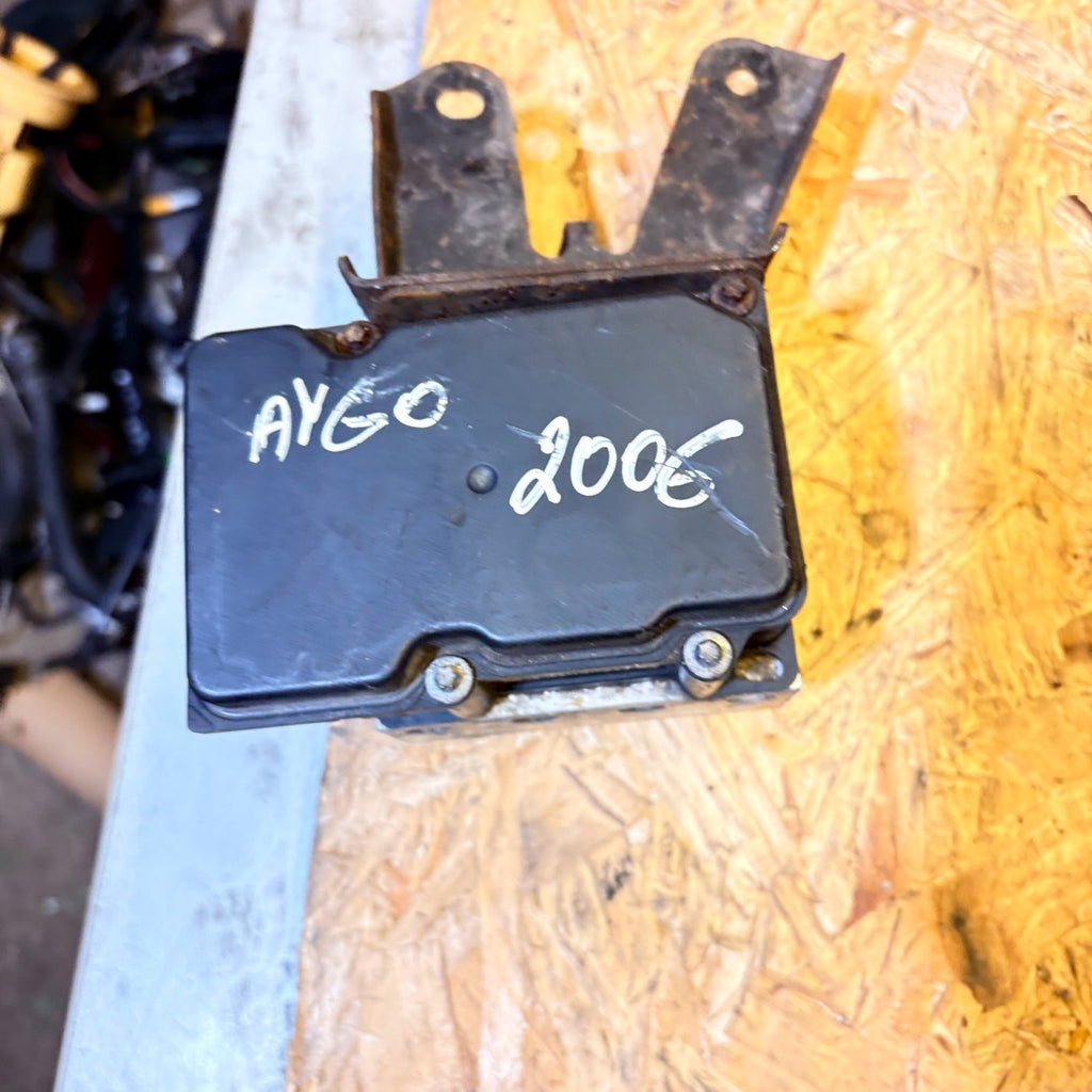 Toyota Aygo 1.0 2005-2014 ABS Pump & Control Module 44510-0H010