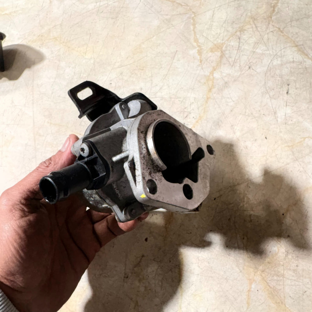 2011 Nissan Note Vacuum Pump 8201005306B