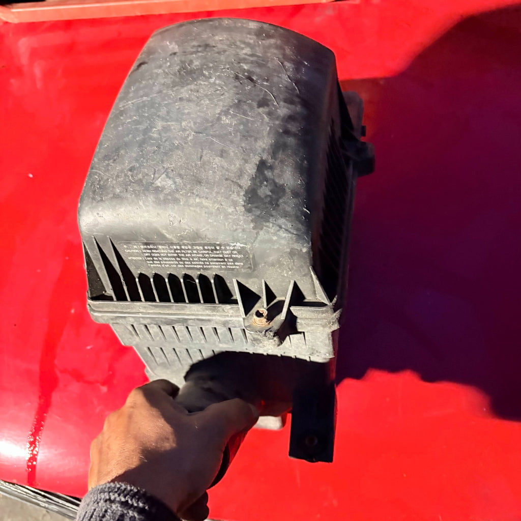 Kia Sedona 2002-2006 Air Filter Box Air Cleaner Housing