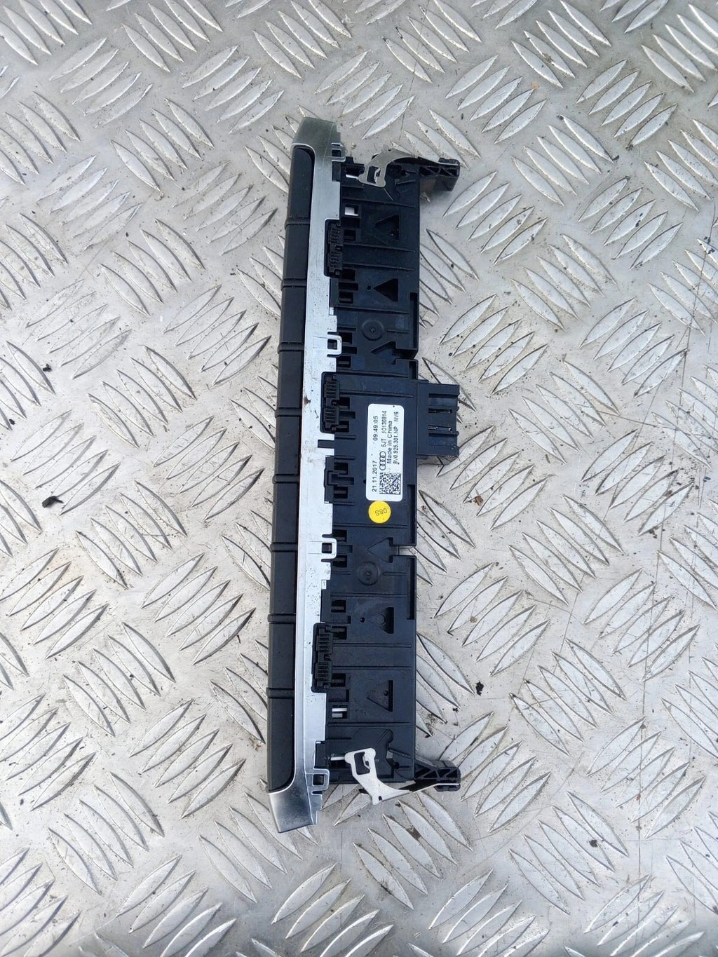 AUDI A3 HAZARD MULTI SWITCH PACK CENTRE 8V0925301NM 8V 2016-2020