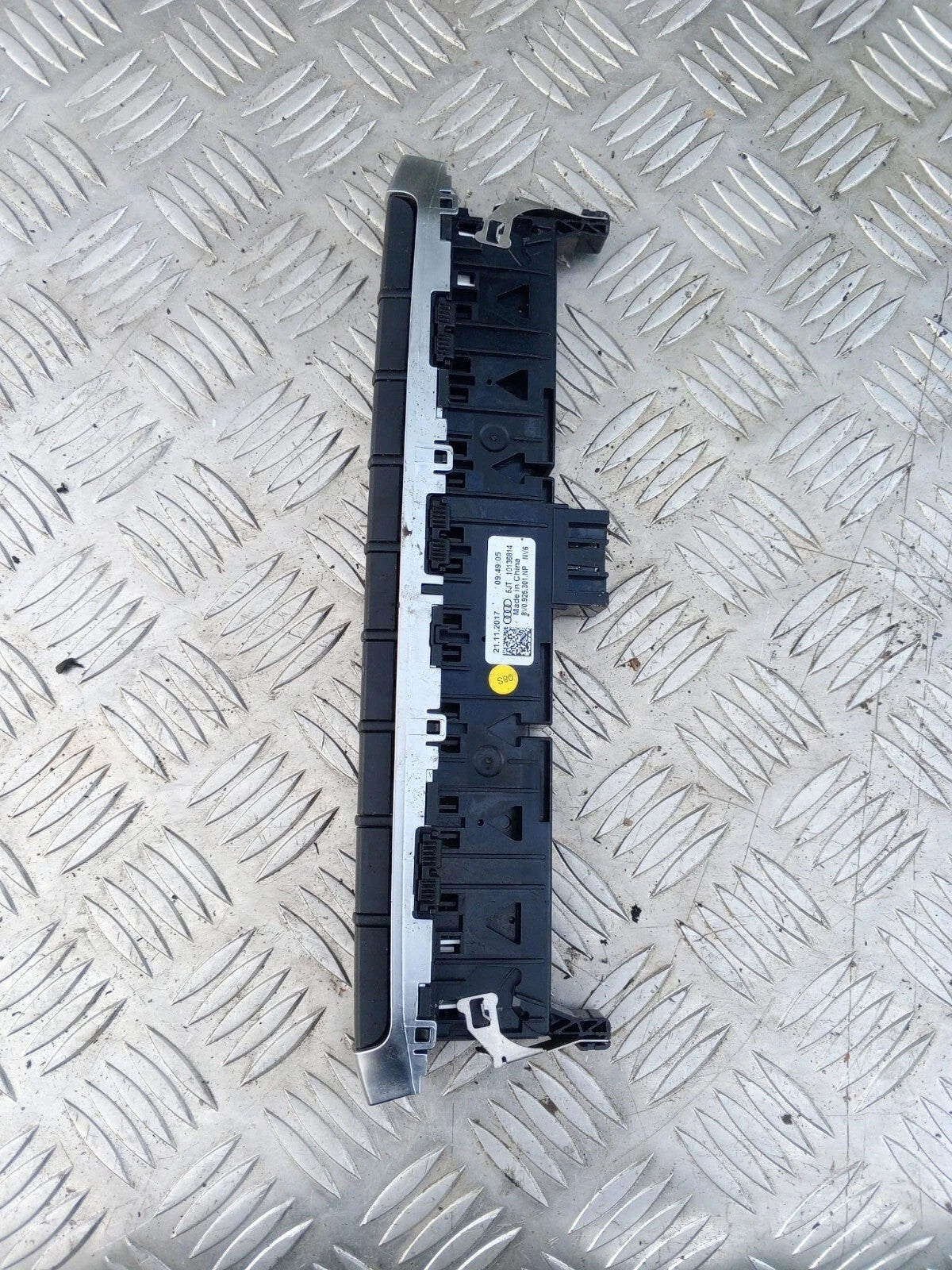 AUDI A3 HAZARD MULTI SWITCH PACK CENTRE 8V0925301NM 8V 2016-2020