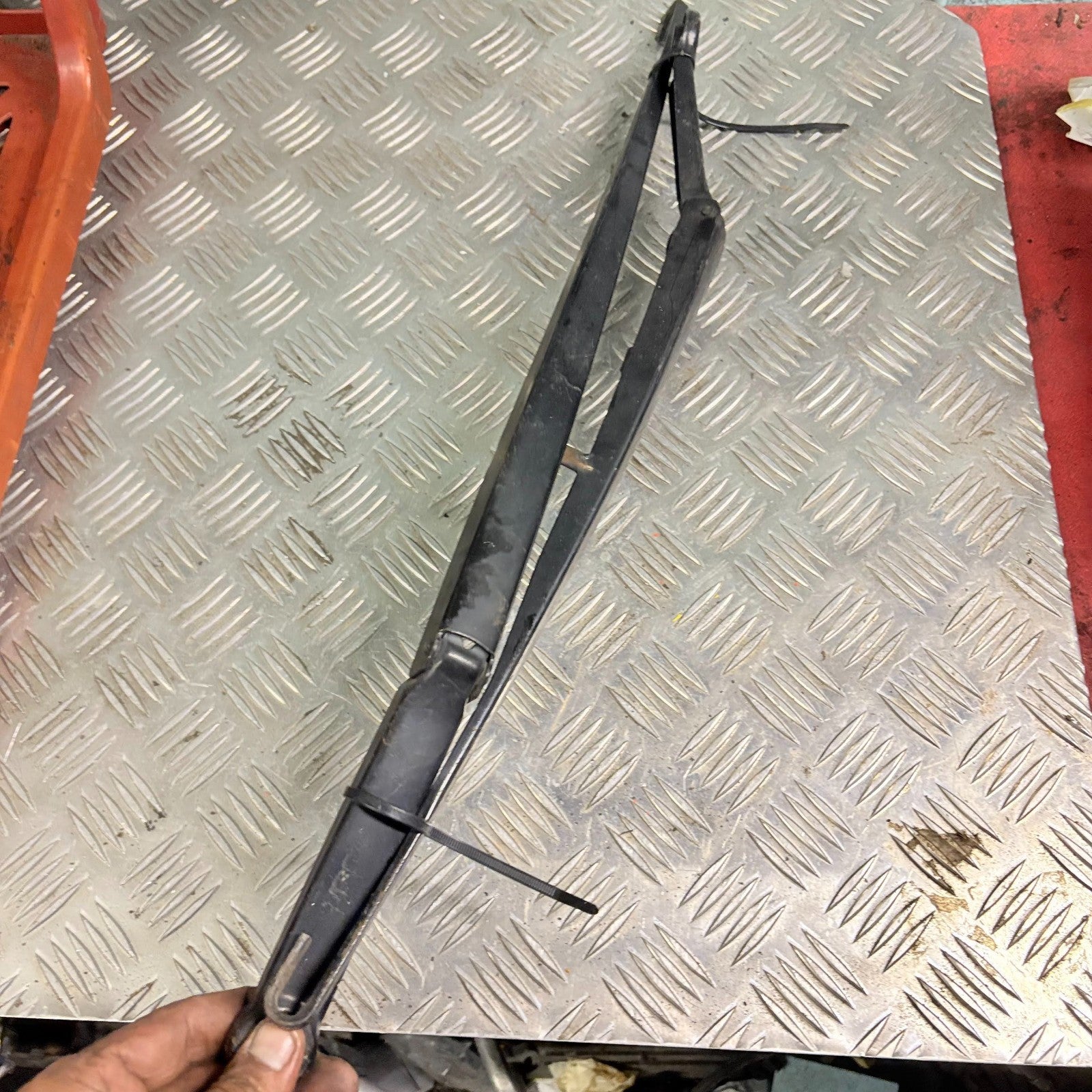 2005-2007 BMW 3 Series E46 318i Windscreen Wiper Arm Passenger Side Left