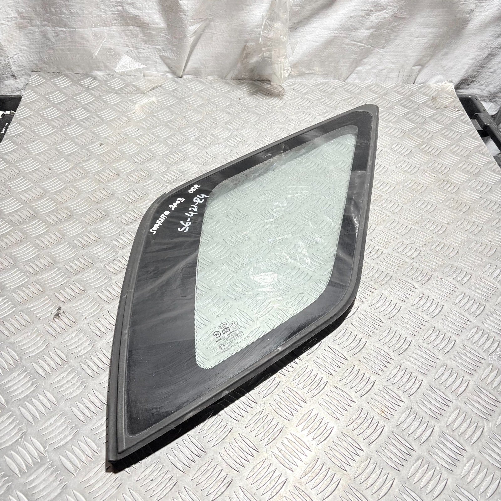 KIA SORENTO MK1 DRIVER REAR RIGHT QUARTER WINDOW GLASS TINTED 03-09 87820-3E030