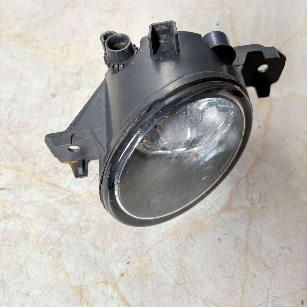 Renault Clio III (BR0/1, CR0/1) 1.2 16V Right Front Fog Lights 89211092