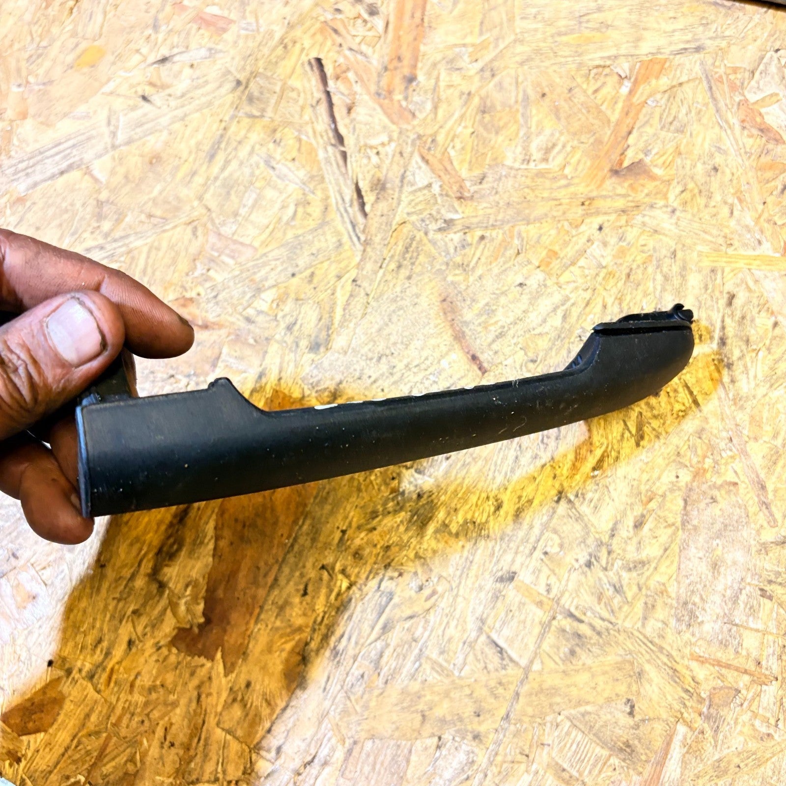 MERCEDES BENZ W639 VITO FRONT EXTERIOR DOOR HANDLE RIGHT SIDE 2002