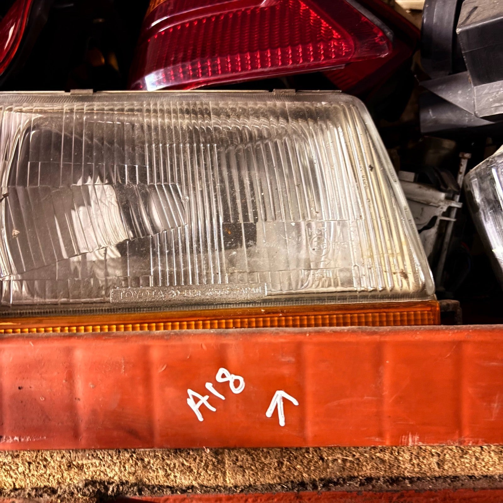 MITSUBISHI CARISMA MK1 95-04 REAR LEFT OUTER TAIL LIGHT PASSENGER LAMP 151085