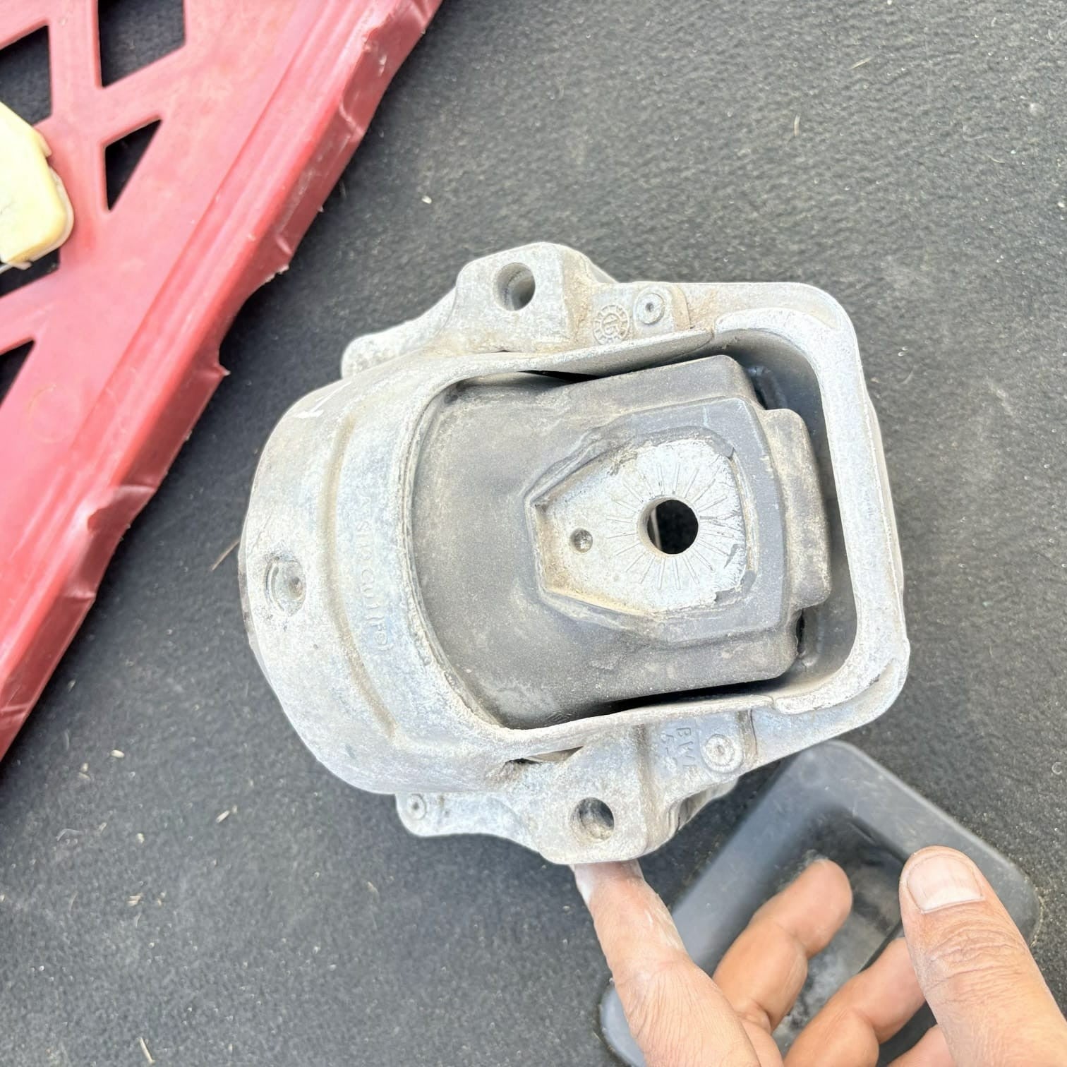Audi A4 A5 S5 B8 Engine Mount 2007-2016 8R0199381