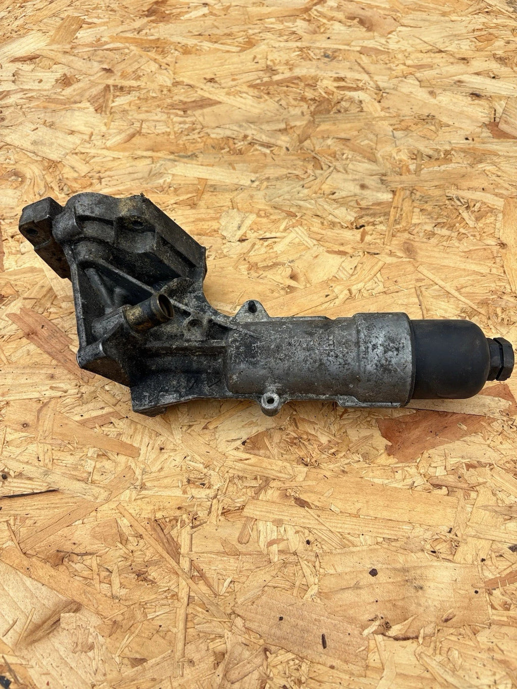 Mercedes SLK CLK C Class R171 W209 W203 Oil Cooler Filter Housing A2711800610