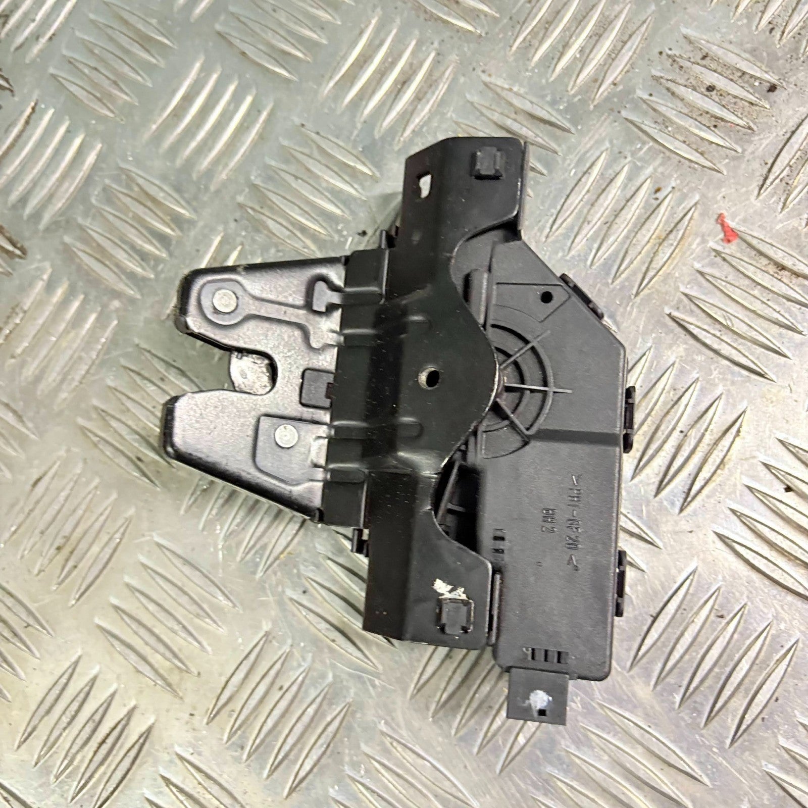 BMW E46 318i Rear Boot Lid Catch Lock Latch Mechanism 3 Series 1997-2006