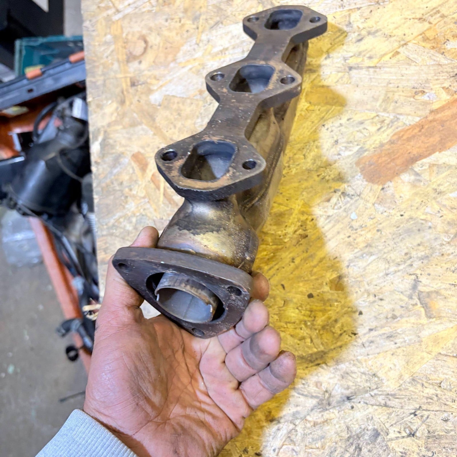 SKODA SUPERB LEFT SIDE EXHAUST MANIFOLD 059253033