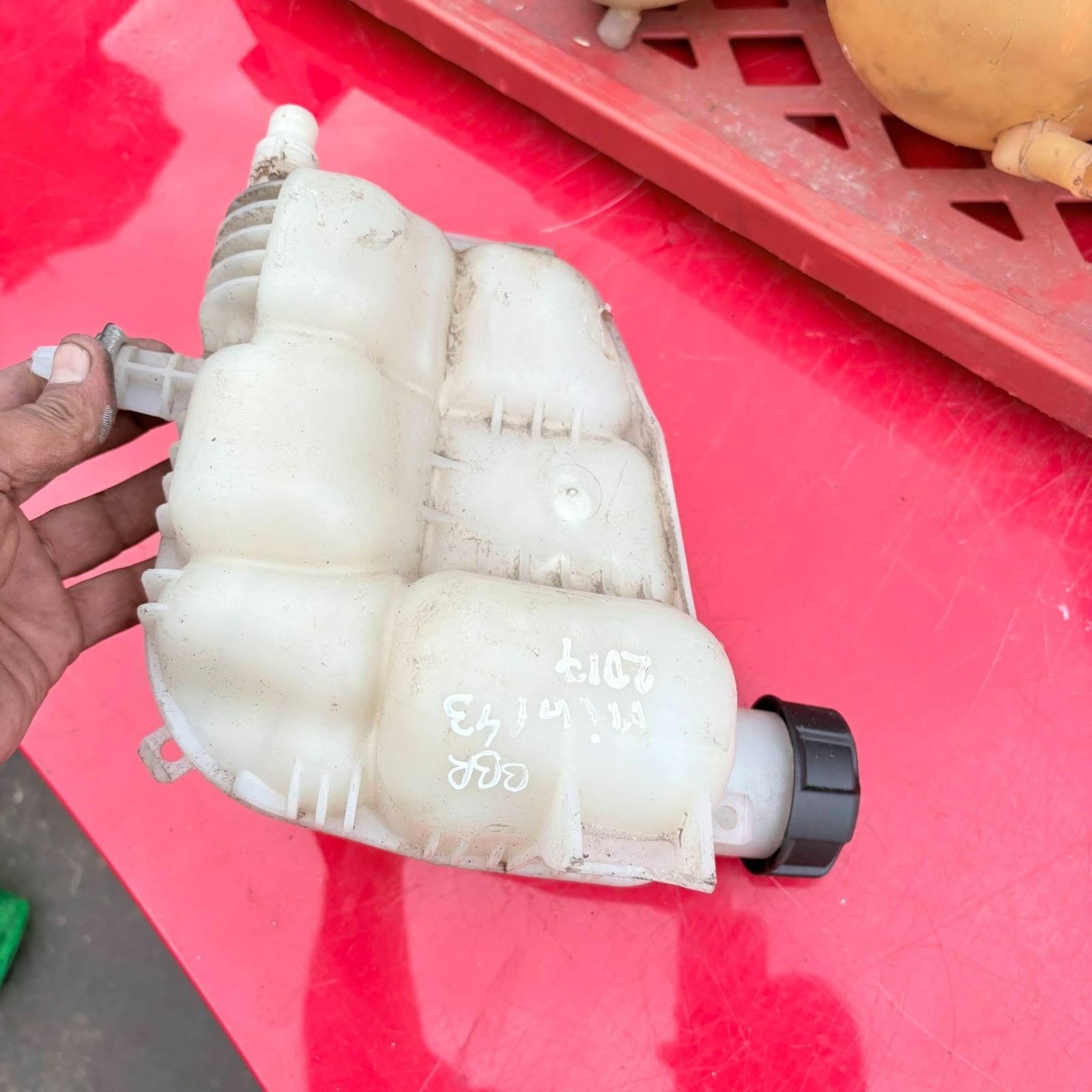 BMW Coolant Expansion Tank/Header Tank Reservoir 7617362 17137617362 B37 B47