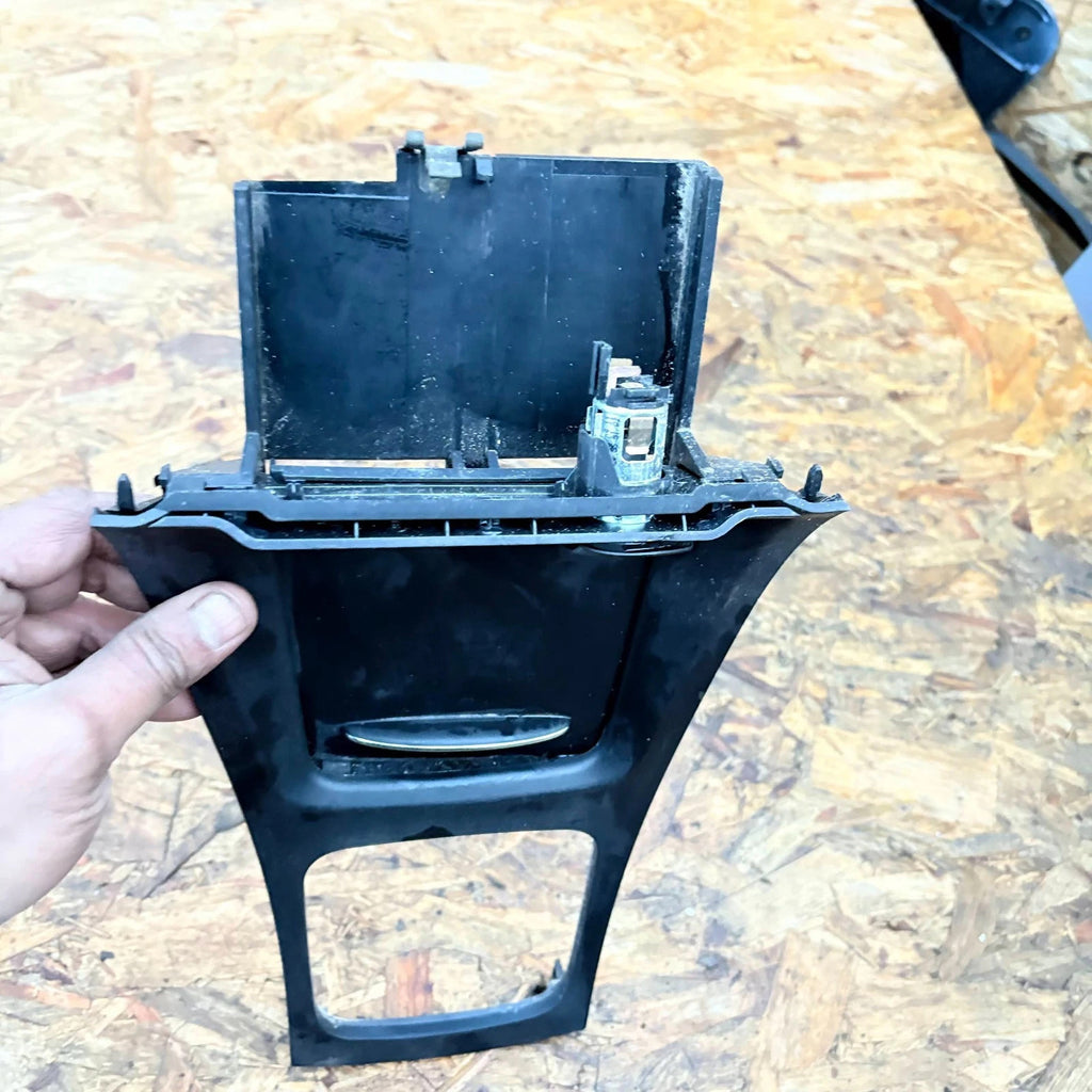 MERCEDES ACLASS W169 2004-2012 CENTRE CONSOLE GEAR SURROUND TRIM ASHTRAY 12V