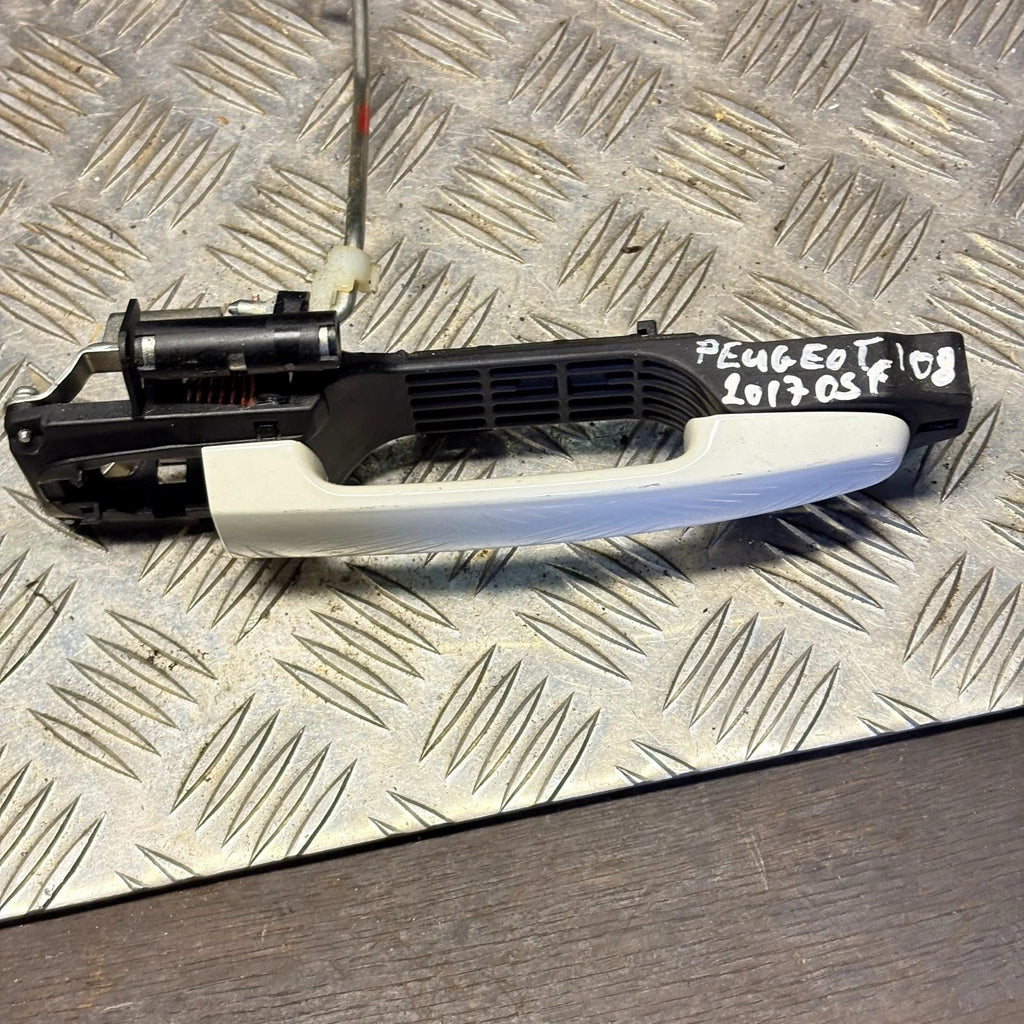 2017 PEUGEOT 108 DRIVER SIDE FRONT EXTERIOR DOOR HANDLE