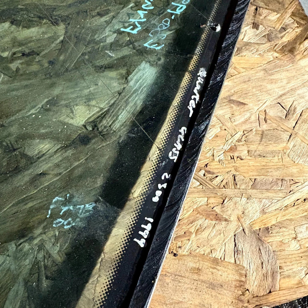 MERCEDES BENZ E CLASS E300 REAR LEFT PASSENGER SIDE WINDOW QUARTER GLASS 1999