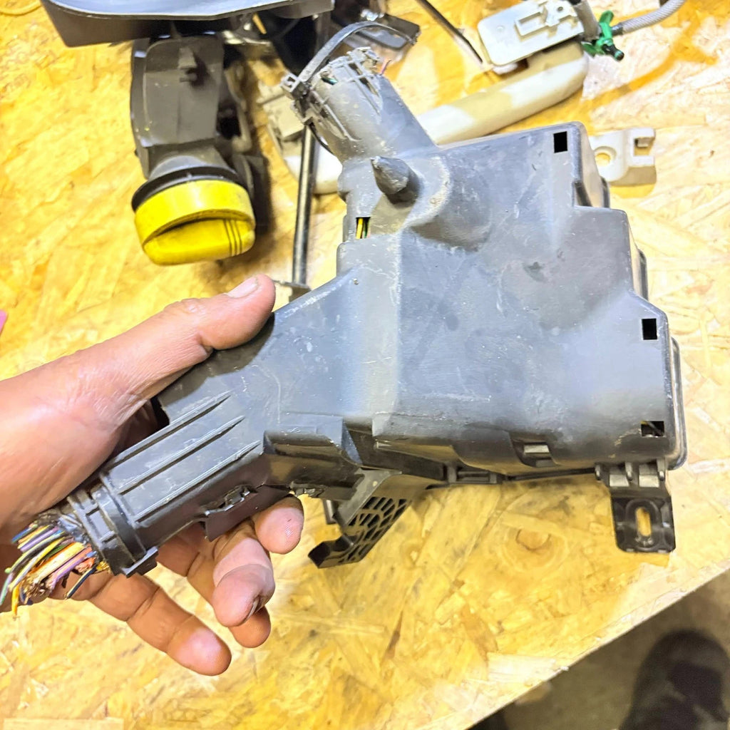 FORD FIESTA 2011 FUSE BOX