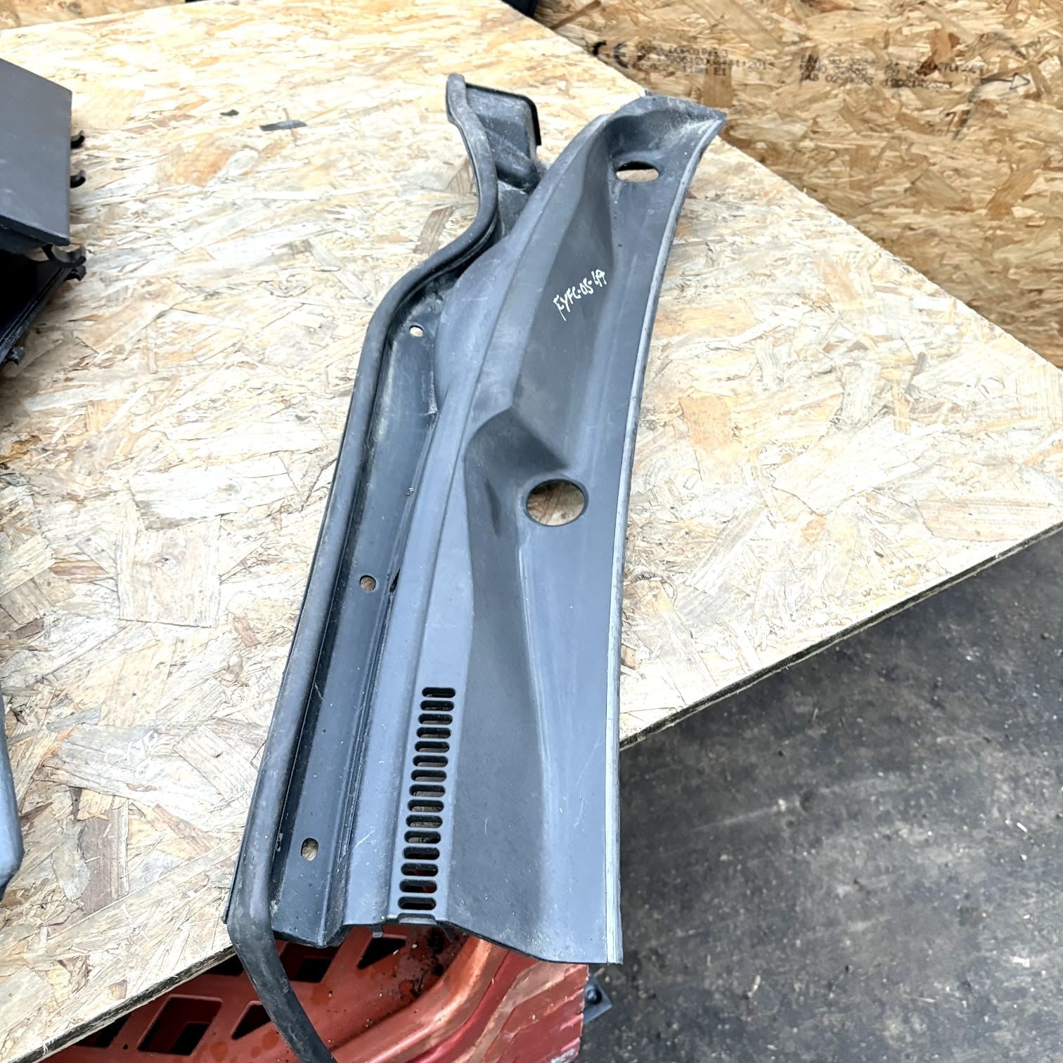29165 2B TOYOTA COROLLA VERSO RIGHT HAND SCUTTLE PANEL 557810F030
