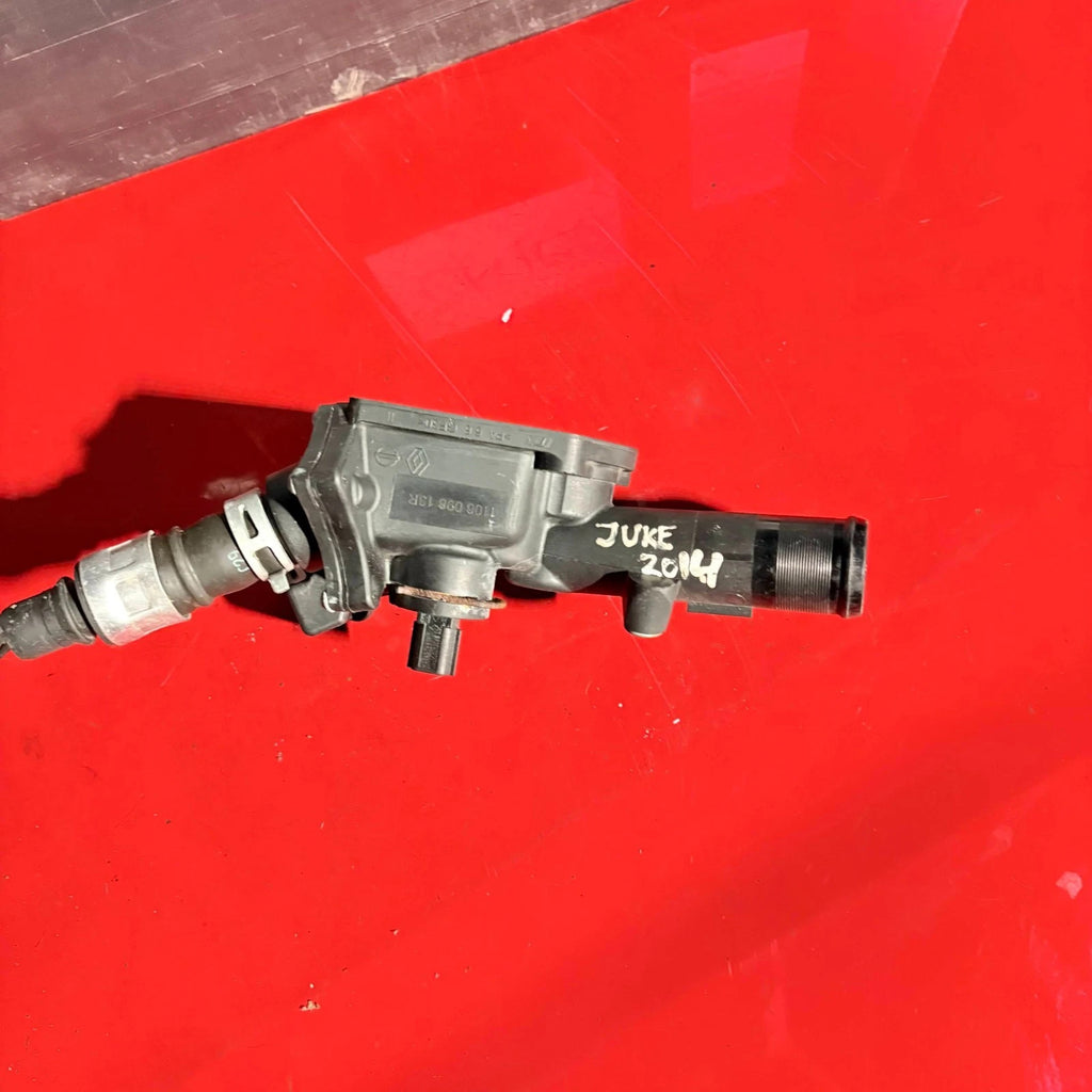 Nissan Juke 2014 thermostat housing 110609813R