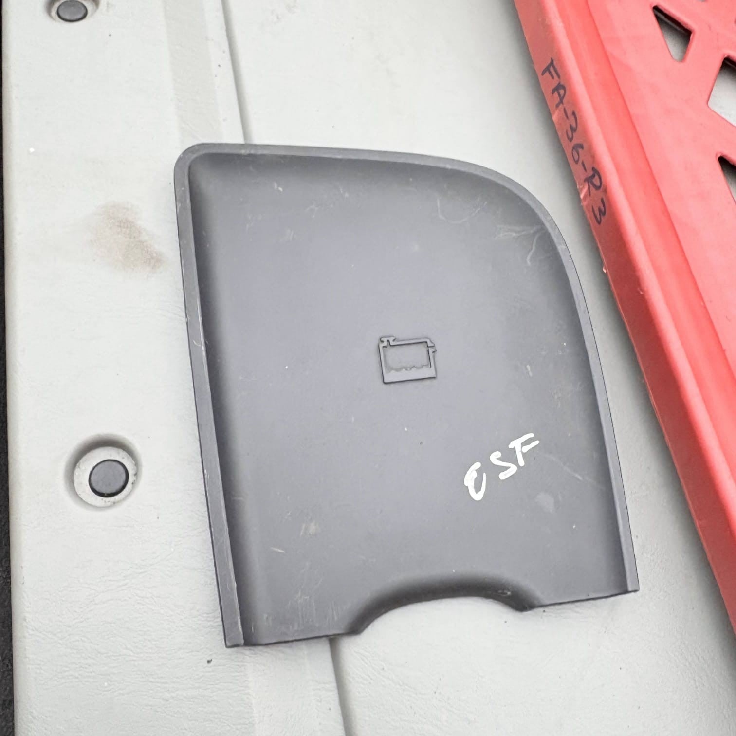 Porsche Cayenne 955/957 03-10 Coolant Expansion Tank Cover Trim 7L5806100A