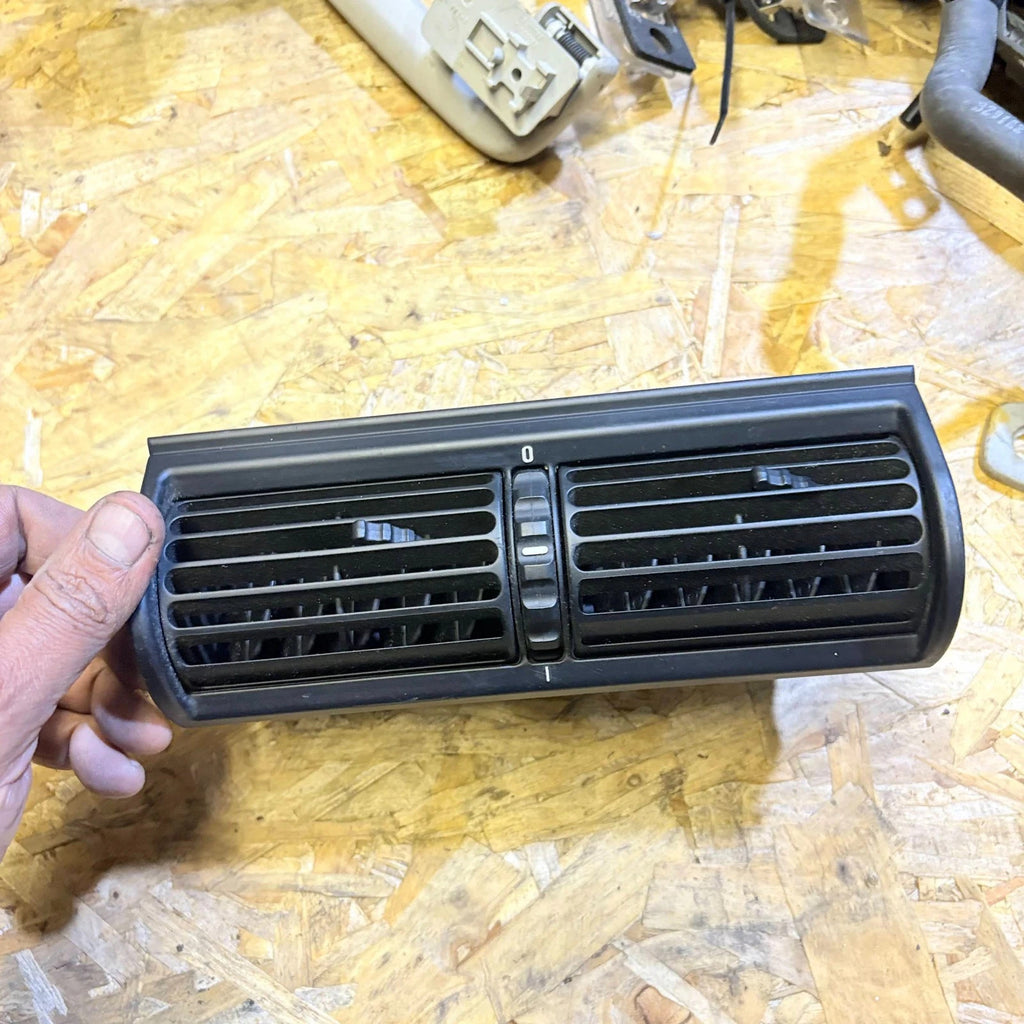 BMW Z3 1995-2002 DASHBOARD AIR VENT FRONT CENTRE MIDDLE