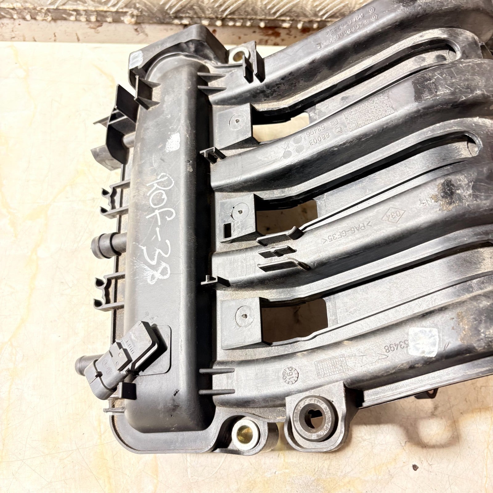 RENAULT CLIO MK4 2012-2019 1.2 PETROL AIR INTAKE MANIFOLD 8200762352
