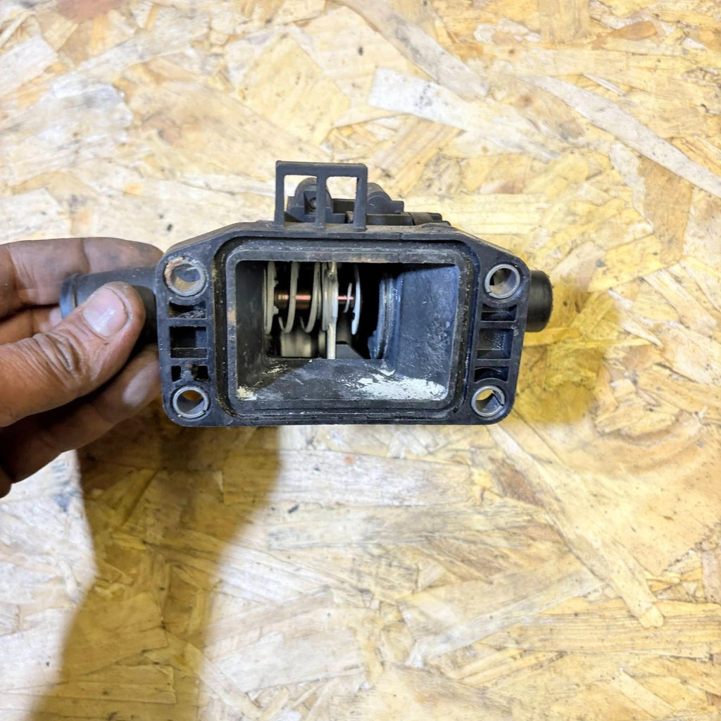 30711526 3M5Q8A586AC Volvo C30 S40 V50 S80 V70 1.6D Thermostat Housing 2005-10
