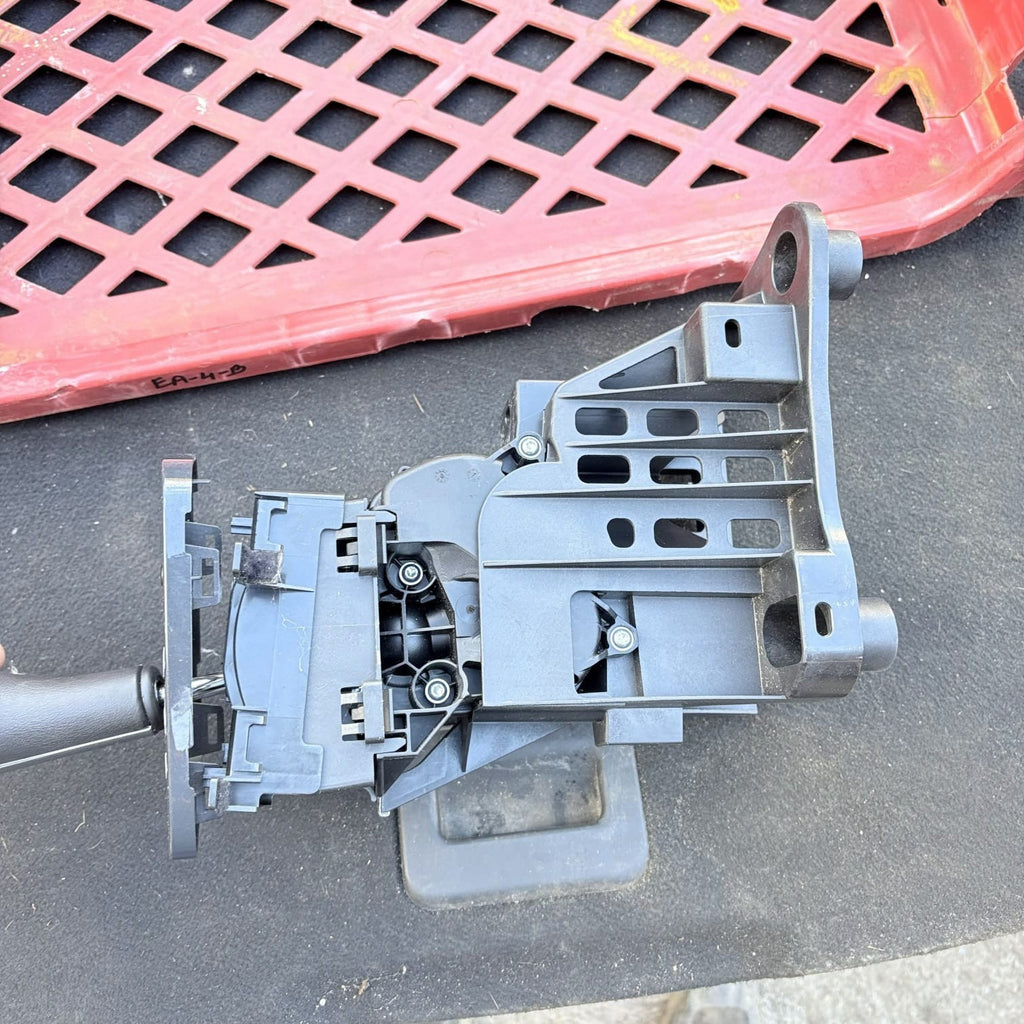 PEUGEOT 3008 2012 AUTOMATIC GEAR SELECTOR SHIFTER 9687024580