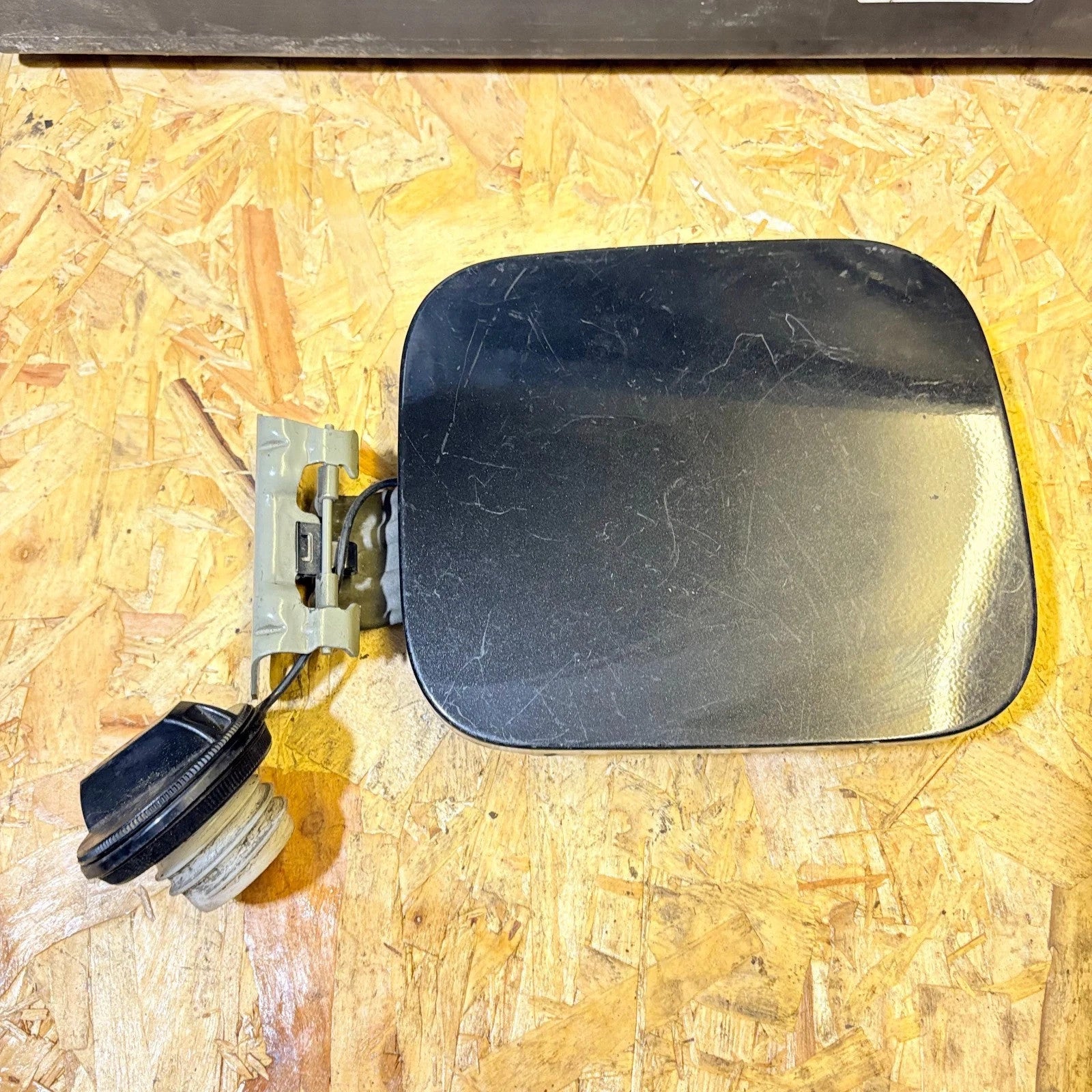 Nissan Qashqai J10 2010-2013 Diesel Fuel Flap Door & Cap G8830-JD0M0