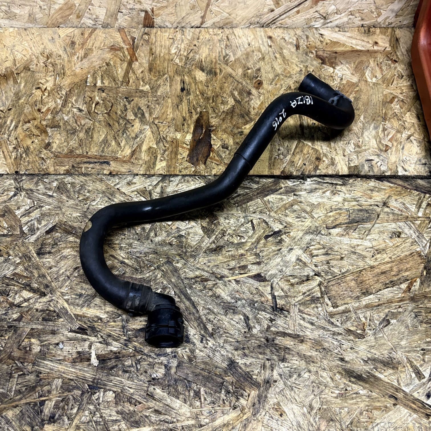 Land Rover Discovery 5 L462 3.0 TD6 Coolant Hose Pipe LR062097 FPLA-8K576